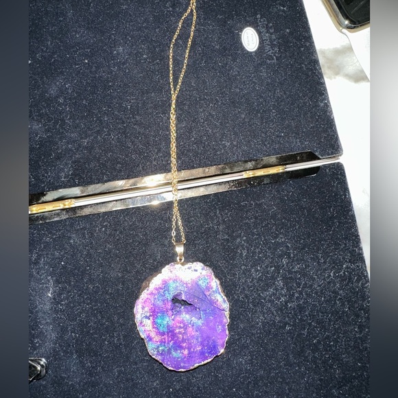 Gold plated Raw Rainbow/ Purple Amethyst Crystal Quartz Druzy Pendant Necklace - Picture 3 of 9